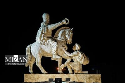 تندیس والرین طبق برنامه‌ریزی قبلی در ورودی فرودگاه مهرآباد قرار گرفت