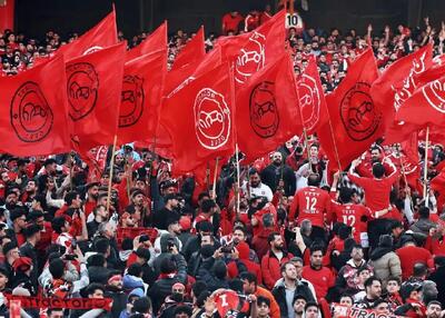 بی ادبی هواداران تراکتور به پرسپولیسی‌ها