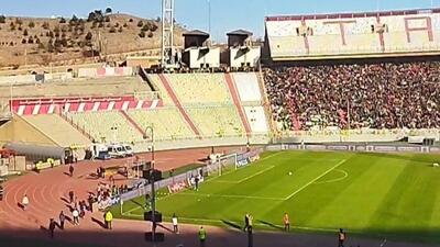 ویدیو| تماشاگران تراکتور به شدت بیرانوند را تشویق می‌کنند - پارس فوتبال