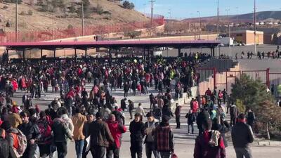 ویدیو| سیل جمعیت به سوی ورودی های ورزشگاه یادگار امام - پارس فوتبال