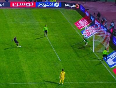 اعتراض شدید هواداران پرسپولیس: بیرانوند خطا کرد؛ پنالتی باید تکرار می‌شد - پارس فوتبال