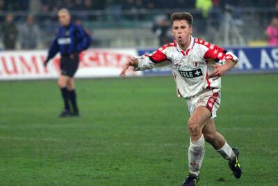 اولین گل آنتونیو کاسانو در سری آ در سال 1999؛ کنترل توپ استثنایی و گل تماشایی - پارس فوتبال