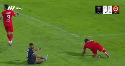 اخراج نادری: تراکتور ۱۰ نفره شد(ویدیو) - پارس فوتبال