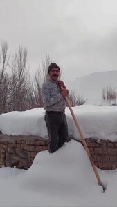 بارش۵۰ سانتیمتر برف در روستای توف سفید کوهرنگ