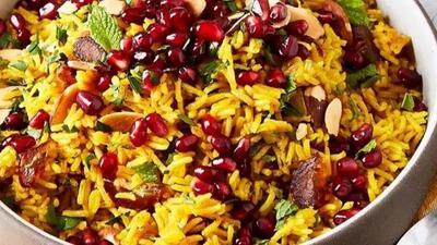 طرز تهیه انار پلو شیرازی؛ غذای خاص شب یلدا