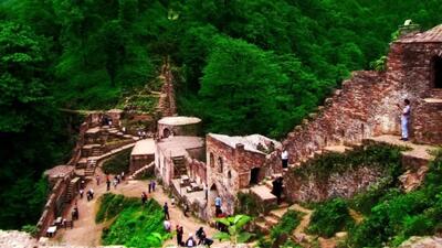  قلعه رودخان؛ دژ مستحکم هزار پله بر فراز کوهستان + فیلم