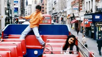 عکس؛ رونمایی از مجسمه شاهرخ خان، برای فیلمی که رکورد «شعله» را شکست