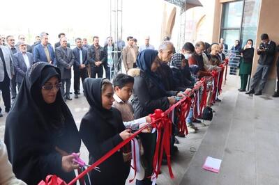  مردم نمایشگاه کتاب کرمان را افتتاح کردند