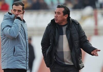 اعتراض خداداد عزیزی به بیژن حیدری پس از گل پرسپولیس؛ چرا خودت نمی‌روی صحنه را چک کنی؟!