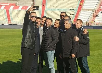 سلفی تیم داوری بازی حساس‌ تراکتور- پرسپولیس