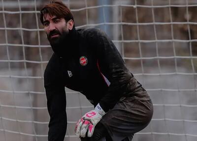 نگاه خاص بیرانوند به پرسپولیس - تراکتور (عکس)