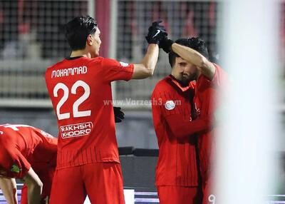 پوستر طعنه‌آمیز تراکتوری‌ها: خداحافظ رقیب!