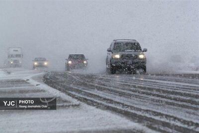  سپیدان و گردنه‌های فارس زیر برف/جاده‌ها تحت کنترل راهداری