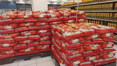  توزیع برنج وارداتی در مازندران