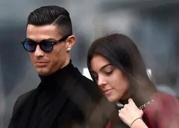 حلقه نامزدی ۳۰ قیراطی رونالدو به جورجینا+عکس