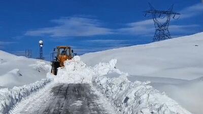 کوهرنگ زیر نیم متر برف رفت