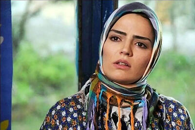  استایل زمستانی بازیگر سریال «از یاد رفته» در یک کافه