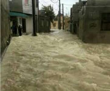 خلاقیت یکی از اهالی قشم در مواجهه با سیل