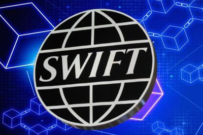 حرکت سوئیفت به‌سوی بلاکچین؛ طراحی دفترکل توکنیزه با مشارکت بیش از ۳۰ بانک بزرگ