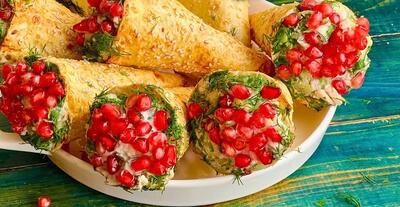  سالاد مرغ و انار؛ فینگرفود خوشمزه برای شب یلدا