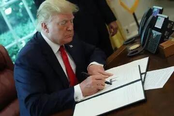 ترامپ بودجه دفاعی ۹۰۱ میلیارد دلاری آمریکا را امضا کرد