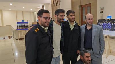 سلفی هواداران استقلال با یاسر آسانی و عارف آقاسی