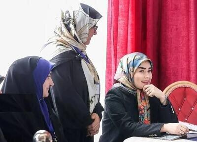  تصاویر جدید از آرزو احمدوند همسر سیدعباس عراقچی با حجابی متفاوت در یک مراسم رسمی