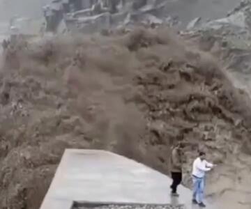  لحظه باز شدن دریچه‌های این سد و فوران شدید آب؛ تخلیه رسوبات برای ورود انبوه آب انجام شد