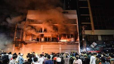  معترضان خشمگین در بنگلادش به دفاتر ۲ روزنامه حمله کردند