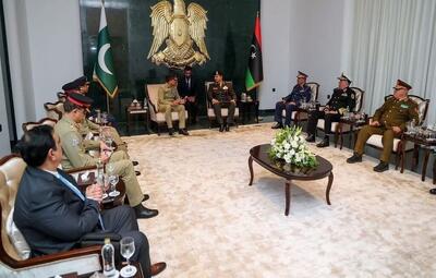  امضای توافقنامه همکاری ارتش های لیبی و پاکستان در بنغازی