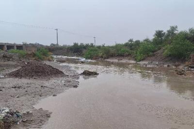  راه ۳۰ روستای عنبرآباد در جنوب کرمان مسدود شد/درخواست ماشین‌آلات سنگین