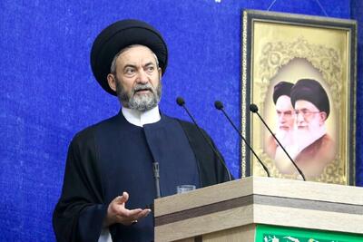  امام جمعه اردبیل: پیشرفت کشور در اوج تحریم های دشمنان رخ داد