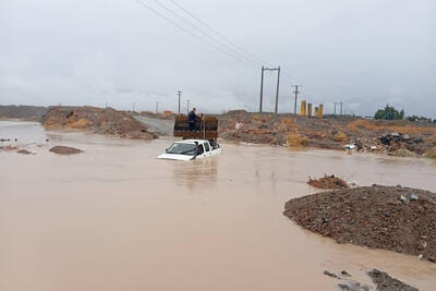 طغیان رودخانه‌ها 2 محور ارتباطی قلعه‌گنج را مسدود کرد
