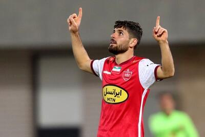 عذرخواهی محمد عمری از هواداران پرسپولیس بابت خراب کردن پنالتی مقابل تراکتور / عکس - پارس فوتبال