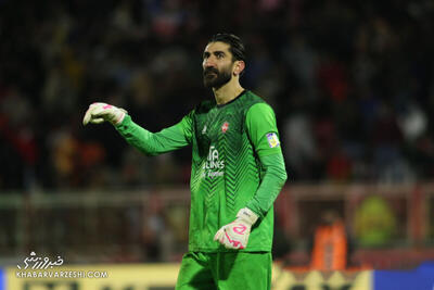 ویدیو| بیرانوند داور را هل داد و باید اخراج می شد - پارس فوتبال