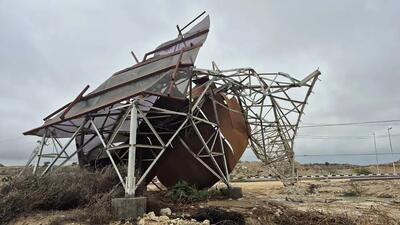 قطع برق بیش از 30 روستا و بخش های وسیعی از جزیره قشم در هرمزگان / گروه های عملیاتی مستقر هستند