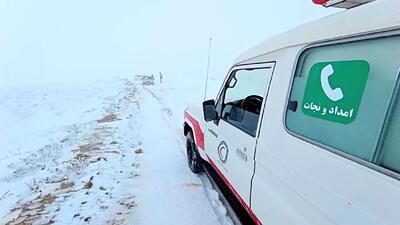 مسدود شدن محورهای جنوب کرمان در پی برف و باران/ آب‌گرفتگی در کهنوج و قطع برق راین