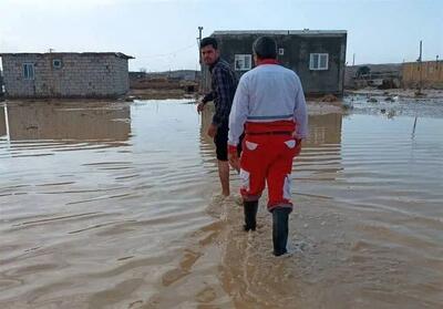 نجات معجزه‌آسای 5 خانواده گرفتار در سیل هرمزگان + فیلم