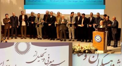  تقدیر از پژوهشگر برتر استان مرکزی؛ بخشدار زاویه در کسوت یک محقق پیشرو