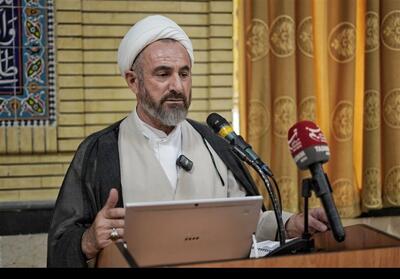 امام جمعه ایلام: راه عبور از بحران اقتصادی وحدت ملی و تلاش جهادی است - تسنیم