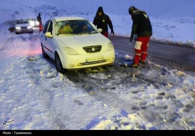 امدادرسانی هلال‌احمرخراسان رضوی به 1000 نفر در برف و کولاک - تسنیم
