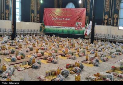 اهدای بسته‌های یلدایی به خانواده‌های زندانیان نیازمند اردبیل - تسنیم