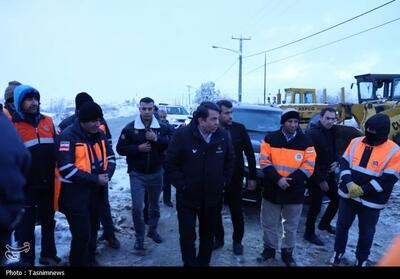 بازدید میدانی استاندار کرمان از مناطق سیل‌زده جنوب استان - تسنیم