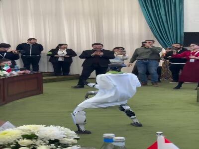  تصاویری دیدنی از حرکات موزون یک ربات