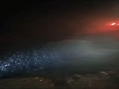 تصاویر نفسگیر از نجات سرنشینان خودرو در سیل طبس با تلاش امدادگران هلال احمر 