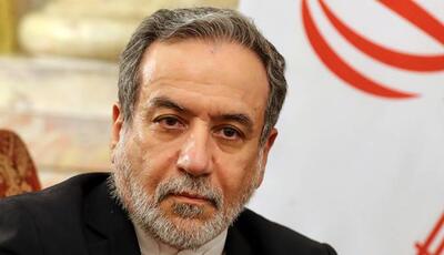 انتقاد روزنامه اصولگرا از عراقچی: آقای وزیر ساعتتان خواب‌مانده