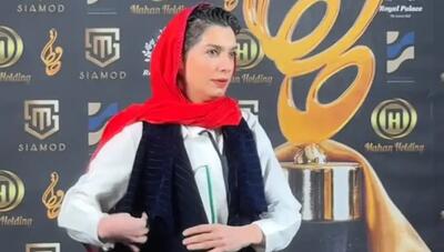 درخشش الیکا عبدالرزاقی با استایلی جسورانه در بیست و چهارمین جشن حافظ (فیلم)