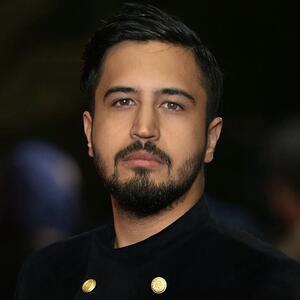  پخش زنده تصاویر | نمایی از تیپ و استایل خاص مهرداد صدیقیان