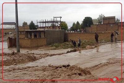  نجات تنها خانم مسن گرفتار در سیل روستای ده نظر در شهرستان ریگان کرمان