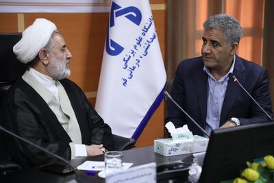  بخش عمده بار درمان مردم بر روی مراکز دولتی است/ توجه جدی به موضوع توریسم سلامت